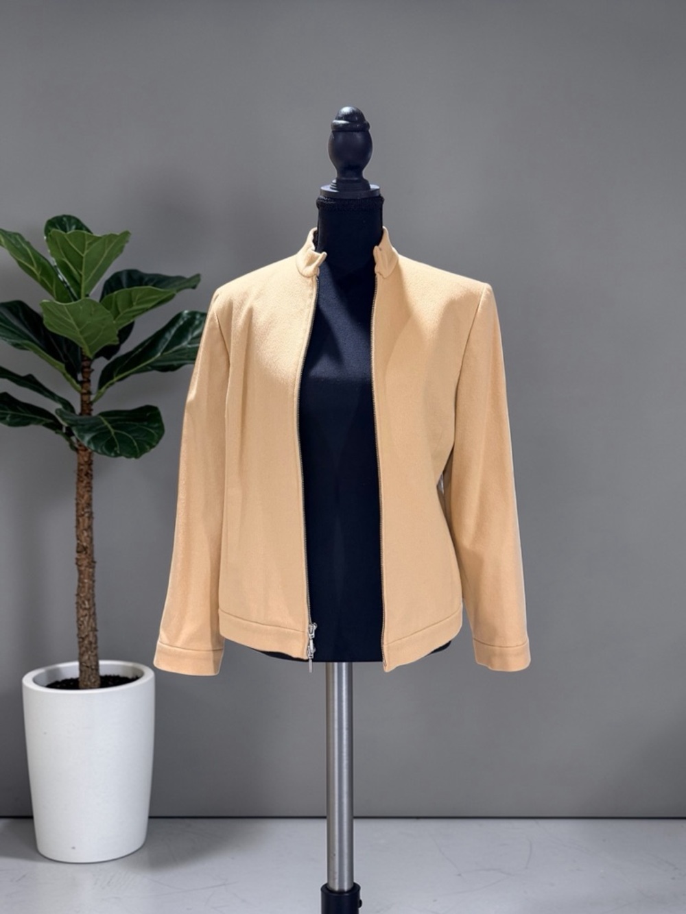 Preview Collection Cream Zip-Front Blazer Jacket